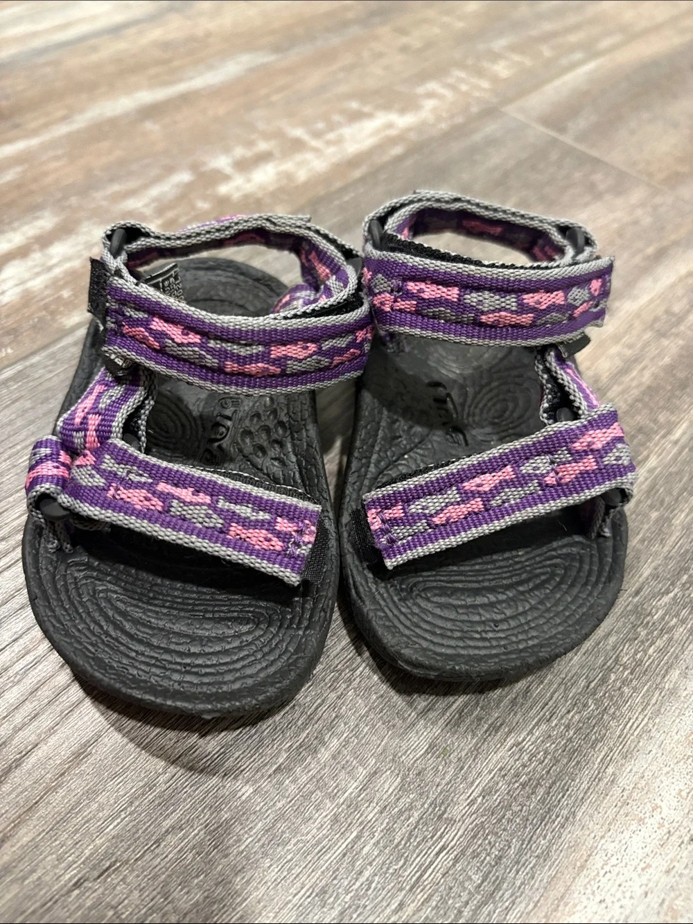 Teva sandals purple fish print size 2/3 infant